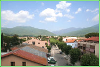 Vista real al Montseny desde una de las terrazas